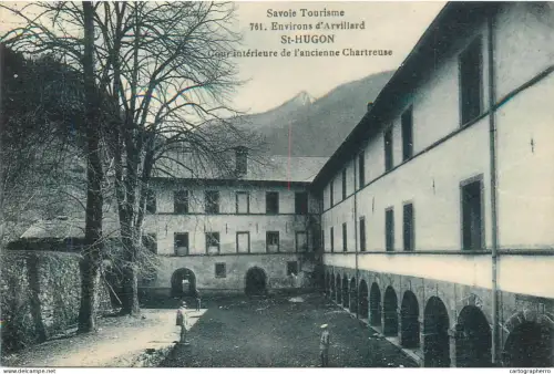 A5832 France St Hugon Cour interieur de l'ancienne Chartreuse