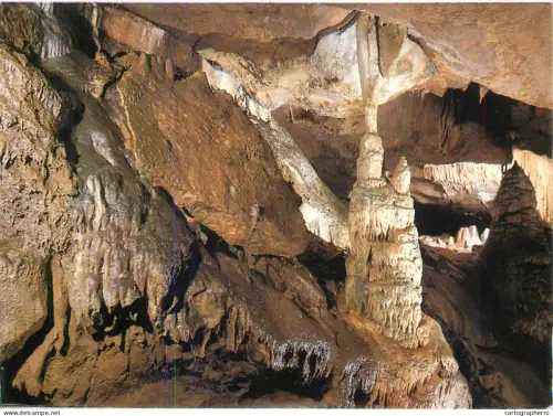 A5783 Belgium Grottes de Remouchamps La Vierge et l'Enfant