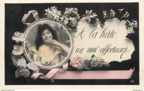 A6232 A la hâte un mot affectueux - young woman in a floral frame 1910