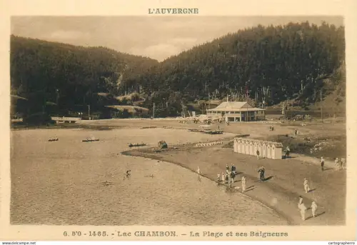 A5835 France L'Auvergne Lac de Chambon vue de la plage