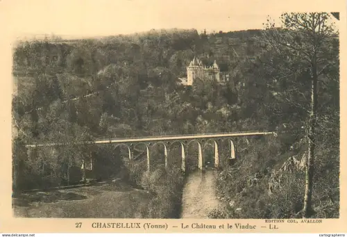 A5834 France Chastellux (Yonne) Le Chateau et le Viaduc
