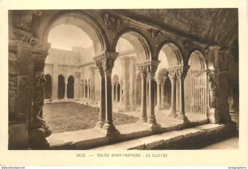 A5834 France Arles L'Eglise Sainte Trophime Le Cloitre