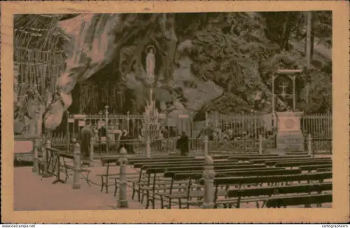 A5885 France Lourdes La Grotte Miraculeuse