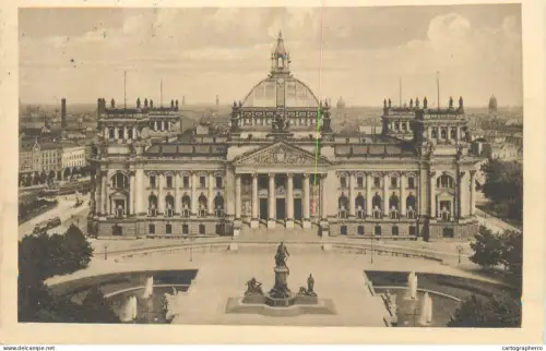 A5861 Germany Berlin Reichtstagsgebaude und Bismarck Denkmal