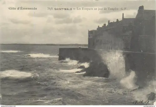 A5837 France Cote d'Emeraude Saint Malo Rmparts Jour de Tempete