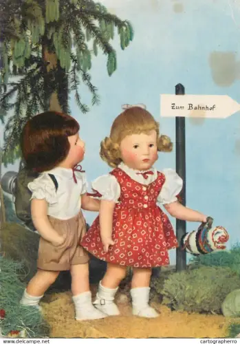 A6213 Dolls ... zum Bahnhof