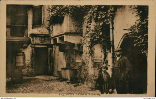 A5891 France Riquewihr Cour de Strasbourg