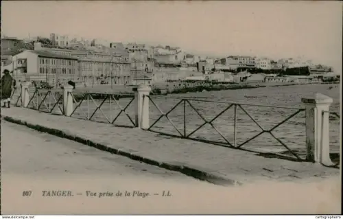 A5889 Morocco Tanger vue de la plage