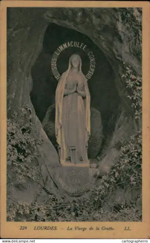 A5888 France Lourdes La Vierge de la Grotte