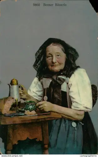 A5888 Switzerland Berner Bauerin old countryside woman with folklore costume