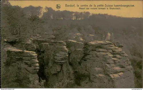 A5886 Luxembourg Berdorf Wauterbach massif de rochers