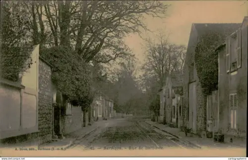 A5904 France Barbizon The road to Barbizon