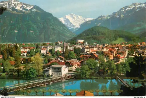 A6236 Suisse CPA Interlaken mit Jungfrau - Panorama du Village, Pont ferroviaire et Rivière