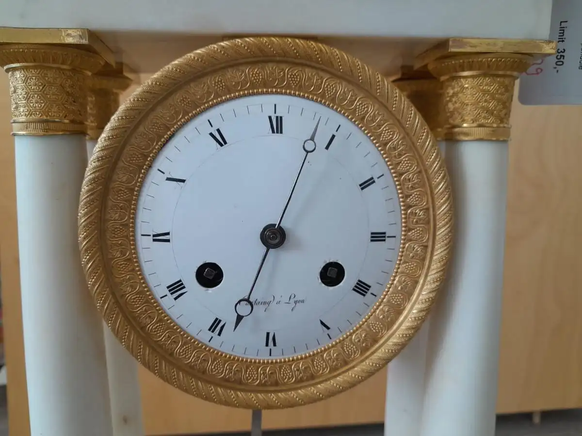 Weiße Marmor Säulenpendule - Französisch - White Marble Pendulum Clock- French Origin 1