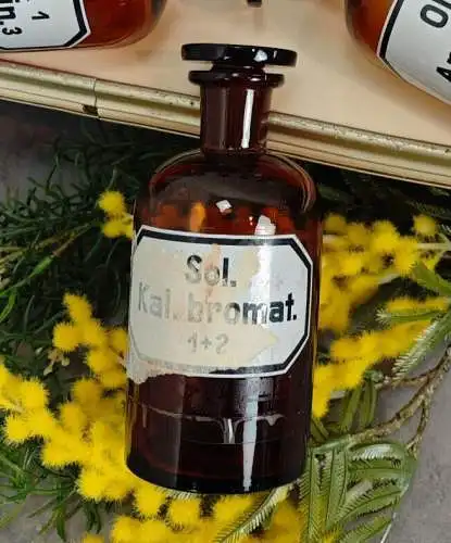 Apothekerflasche Sol. Kal. bromat 1+2 Gefäß braun antik Medizin Flasche Emaille