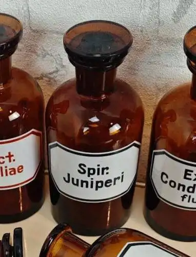 Apothekerflasche Spir. Juniperi 0,25 L Gefäß braun antik Medizin Flasche Emaille