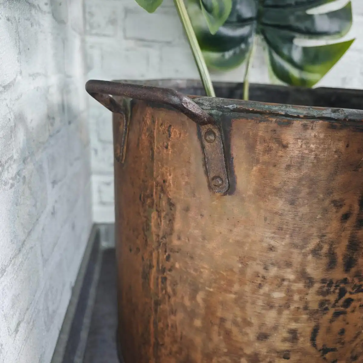 Großer Kupfer Übertopf Eimer mit Griffen 38 cm antik patiniert Hammerschlag Look 3