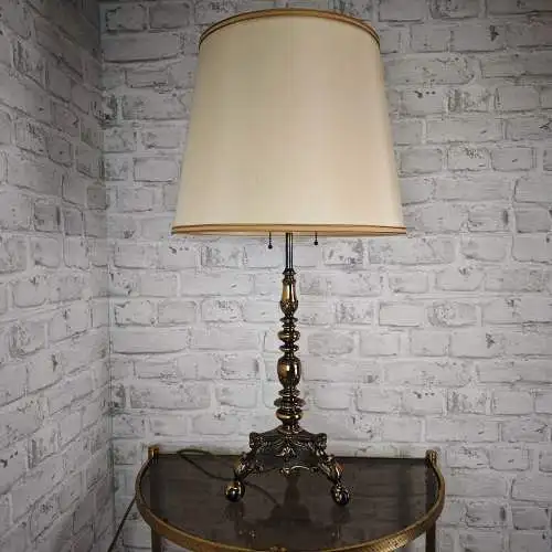 Tischlampe Messing Empire Stil mit Stoffschirm und Klauenfüßen Hollywood Regency