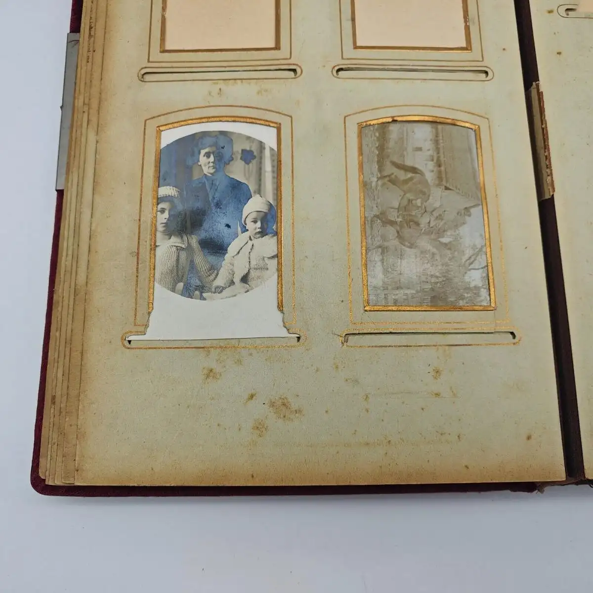 Kabinett-Fotoalbum Jugendstil Applikation Samt rot Foto 1900 Soldaten Kaiserzeit 12