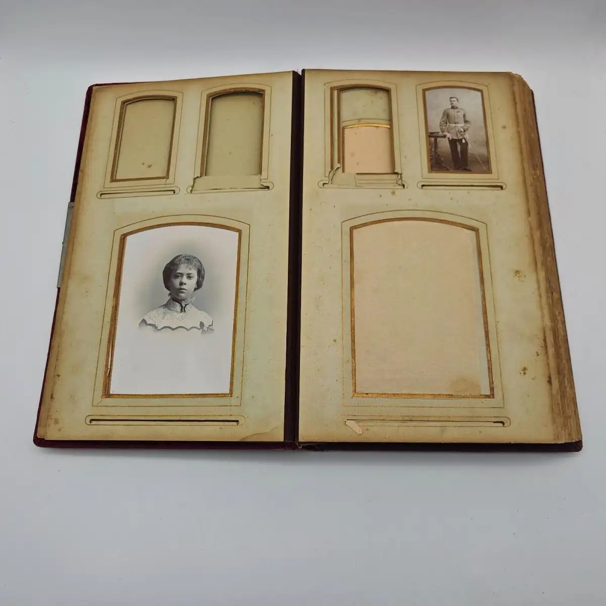 Kabinett-Fotoalbum Jugendstil Applikation Samt rot Foto 1900 Soldaten Kaiserzeit 8