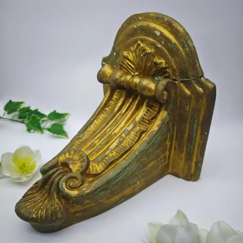 Wandkonsole Sockel Barock goldfarben Muschelverzierung Podest Colmar Keramik