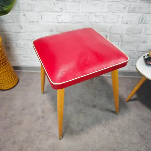 Hocker rot Kunstleder 50er Retro Vintage Sitzmöbel Design Midcentury WeeNTAGE