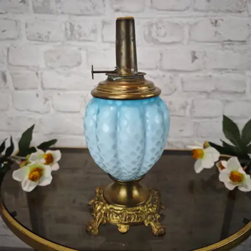 Petroleumlampe Glas blau weiß Messingfuß Waben Kosmos Brenner WeeNTAGE