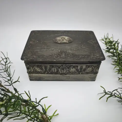 Vintage Metalldose Brasso Schatulle Souvenir Schmuckkasten mit Rosen Ornamente