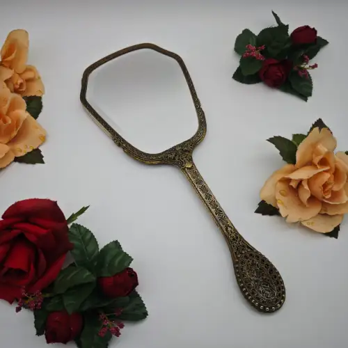 Handspiegel Messing Filigran Facettenschliff Vintage Rosenstickerei 31 cm Vanity