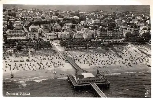 [Echtfotokarte schwarz/weiß] Ostseebad Ahlbeck – Seebrücke & Strand – Luftaufnahme – ungelaufen – echtes Foto. 