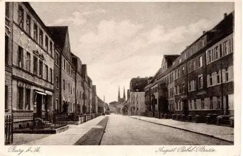 [Echtfotokarte schwarz/weiß] Burg b. M. August Bebel-Strasse. 