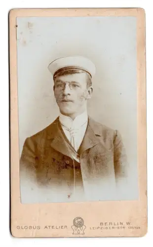 CdV  Student Berlin 1903 – wohl Burschenschaft Couleur – Globus Atelier (M1 041)