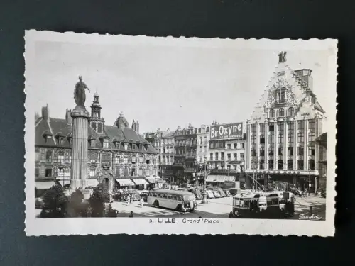 AK Foto Lille – Grand Place – Straßenbahn & Busse – Frankreich 1930er (B1 155)