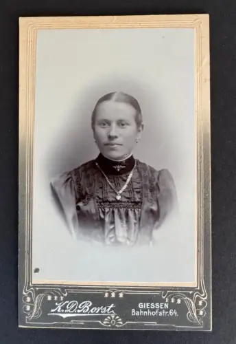 CdV Foto junge Dame  Giessen Hessen, Atelier K.D. Borst  (C2075)