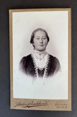CdV Foto junge Dame mit Schmuck, Giessen Hessen, (C2094)