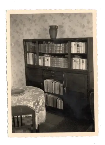 Vintage Foto 1940er Wohnzimmer Bücherregal Bibliothek Art Deco Möbel