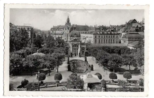 AK Wiesbaden Kochbrunnen Kurpark ungelaufen ca. 1920 van den Boogaart (B2094)