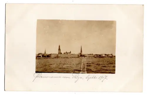 Foto AK Riga 1917 Panorama Daugava Lettland Petrikirche WK1 (M1 088)