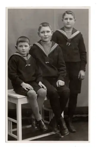 Foto AK Jungen im Matrosenanzug Atelier Otto Zeumer Bad Harzburg um 1920 (058)