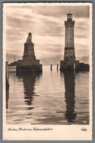 AK Lindau Bodensee Hafeneinfahrt Leuchtturm Löwe Echtfoto um 1940 Halle (K1094)