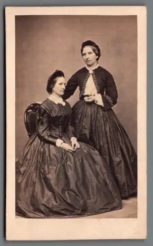 Frühe CDV Foto 2 Damen Frauenporträt Hannover Atelier Günther C2179