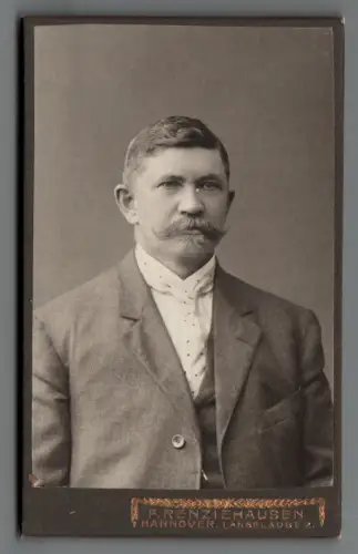 CdV Foto Herr mit Schnurrbart Hannover F. Renziehausen  C2200
