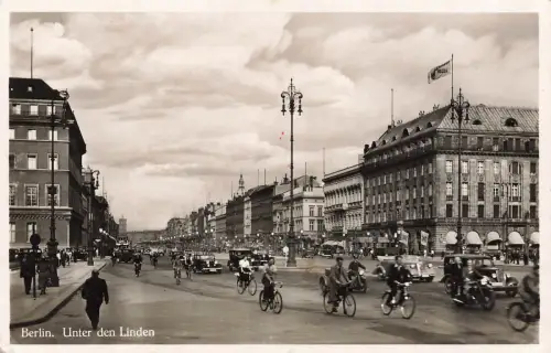 AK Berlin unter den Linden Fahrräder Berlin 1939 gelaufen Postkarte