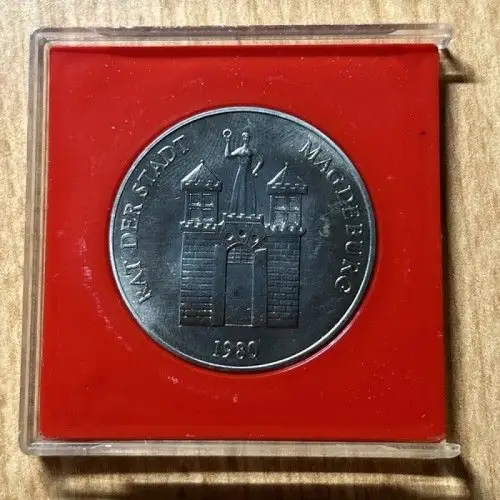 Medaille Rat der Stadt 1175 Jahre Magdeburg DDR
