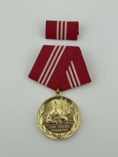 DDR Medaille Für Treue Dienste in den Kampfgruppen der Arbeiterklasse in Gold