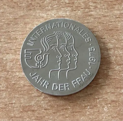 DDR 5 Mark 1975 Internationales Jahr der Frau