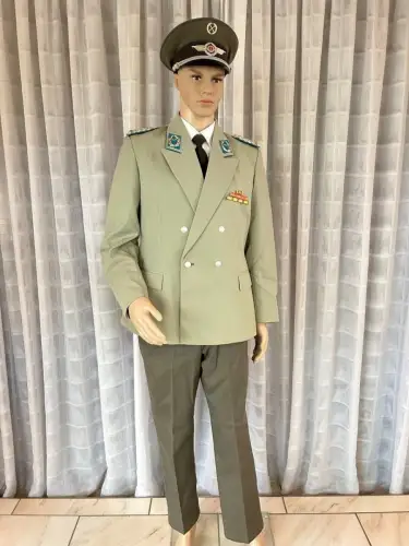 DDR NVA Nachlass LSK JAG 15 Flugzeugführer/Fluglehrer Oberstleutnant Pilotenhelm