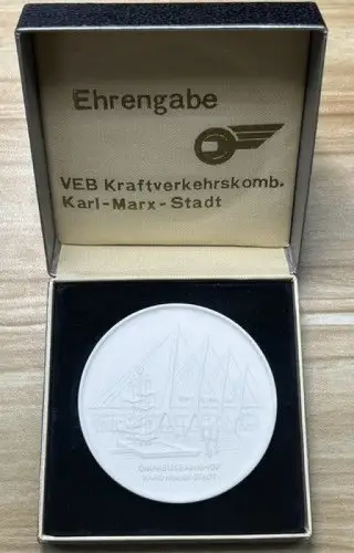 Ehrengabe VEB Kraftverkehrskombinat Karl-Marx-Stadt Omnibusbahnhof im Etui
