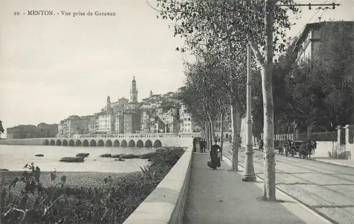 AK Menton Vue prise de Garavan Frankreich ungelaufen Postkarte