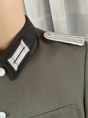 DDR NVA Uniformjacke Offizier Mot-Schützen Gr. g48 1970 schwarzer Kragen